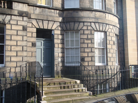 edinburghvisit's tweet photo. Find things in Edinburgh about 
Sir Walter Scott https://t.co/AqscTUvQkU