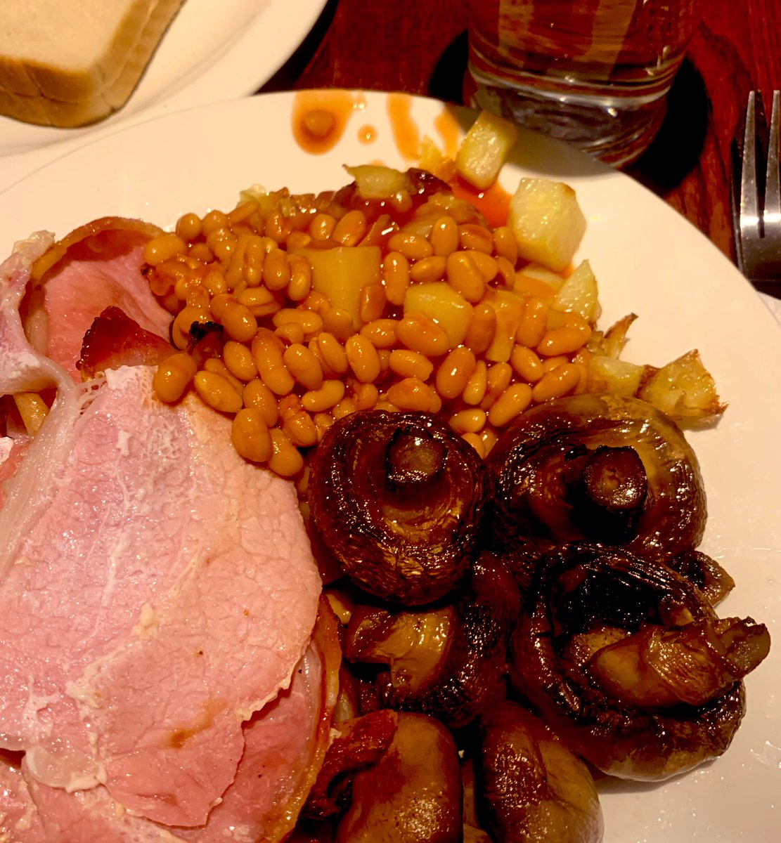 Just waiting for eggs.. <a href="/tobycarvery/">Toby Carvery</a> but I’m sure they will be fantastic. #SUNR15E #greatfood