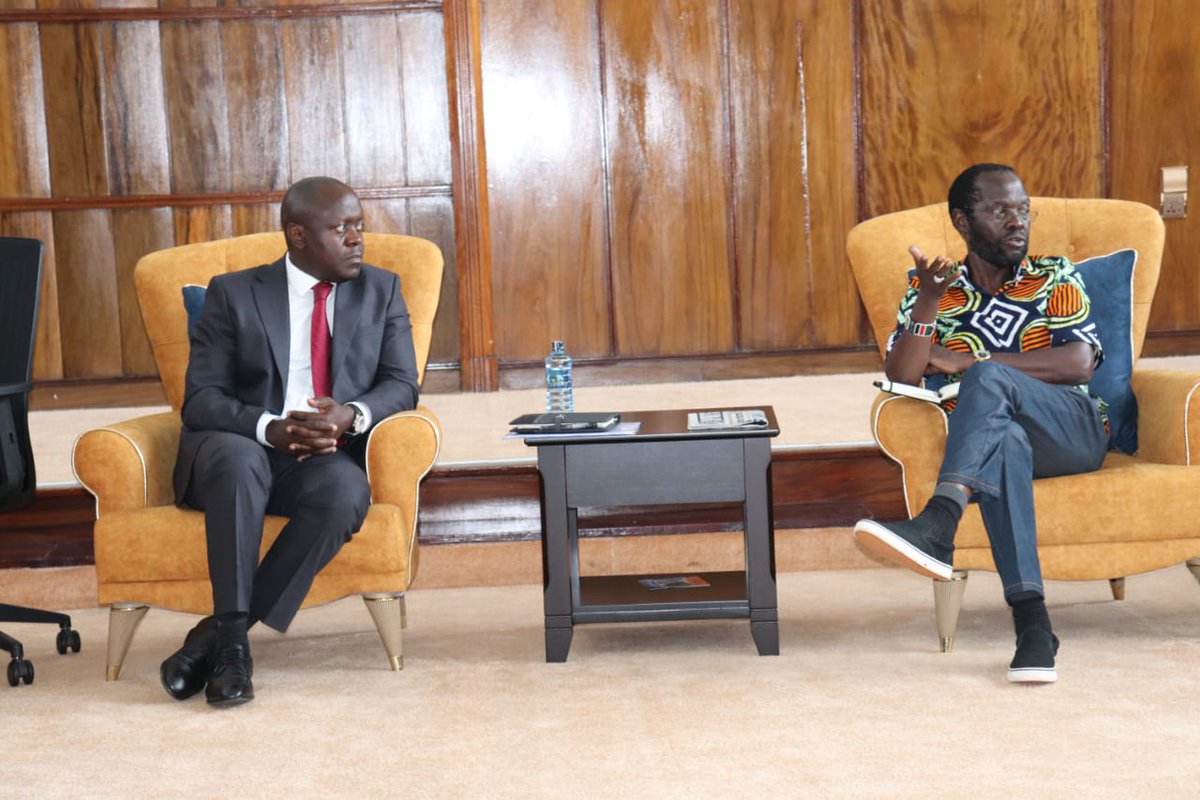 Environments and Land Court Judge Oscar Angote and ELC judges, registrars as well as members of the ELC@10 steering committee during a consultative meeting with the office of the Governor, Kisumu County, on celebration of the court’s 10 years of existence.