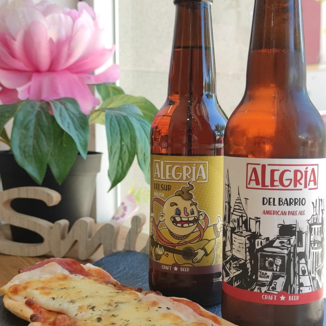 BakingFree_'s tweet photo. ¡Hoy es el Día Internacional de la Cerveza 🍻! En nuestras tiendas podéis encontrar dos variedades de cerveza artesana de la mano de @cervezasalegria 

#cervezasingluten #diainternacionaldelacerveza #pizzasingluten #panaderiaartesanasingluten https://t.co/UkQOMxHTRo