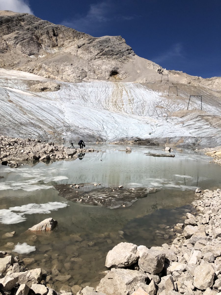 VogelmannC1's tweet photo. #schneeferner#gletscher#zugspitze@zdfheute wenn ein See dem Gletscher die Show stiehlt ist das Ende nah https://t.co/oHuM2s0D78