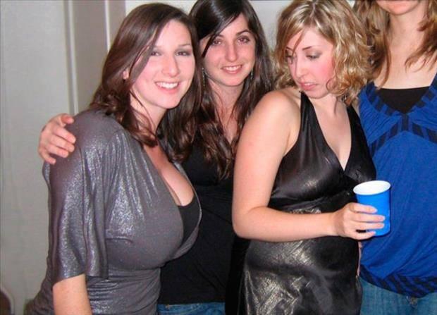 ClubbChaos's tweet photo. She is jealous of her #nightclub #girlsnight #jealousy https://t.co/7PcZJWPjrY