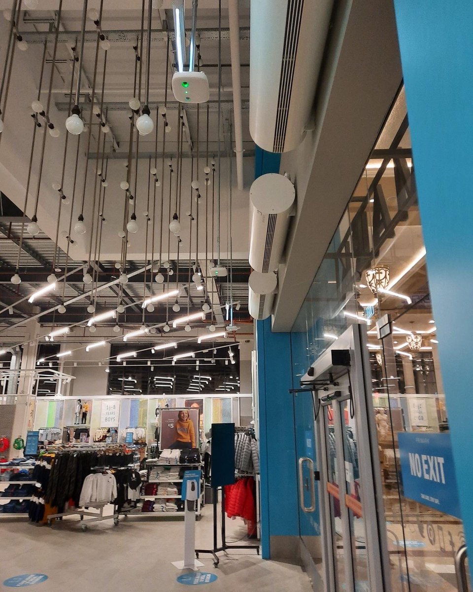 Countwiseuk's tweet photo. We recently installed our people counting solutions into this popular high street store which has multiple entrances.  
Using footfall traffic intelligence is the best way to measure the performance of your retail store. 

Get in touch:
☎️ 01525 280105
📧 info@countwise.co.uk https://t.co/7nJNyT2WS0