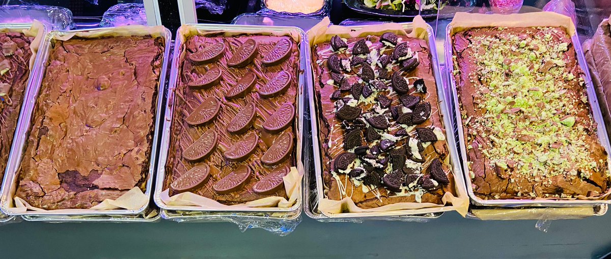 Special delivery from Natalie at The Cakehouse!🧁

We've got cupcakes and brownies galore at Cappuccino's today, including Double Decker, Biscoff, Crunchie, Kinder Bueno, Terry's Chocolate Orange, Oreo and Mars bar. 😋

Which flavour are you going for? 👀👇

#brownies #cupcakes