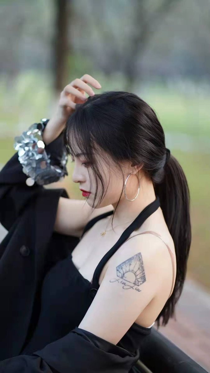 人终究被少年不可得之物而困其一生.