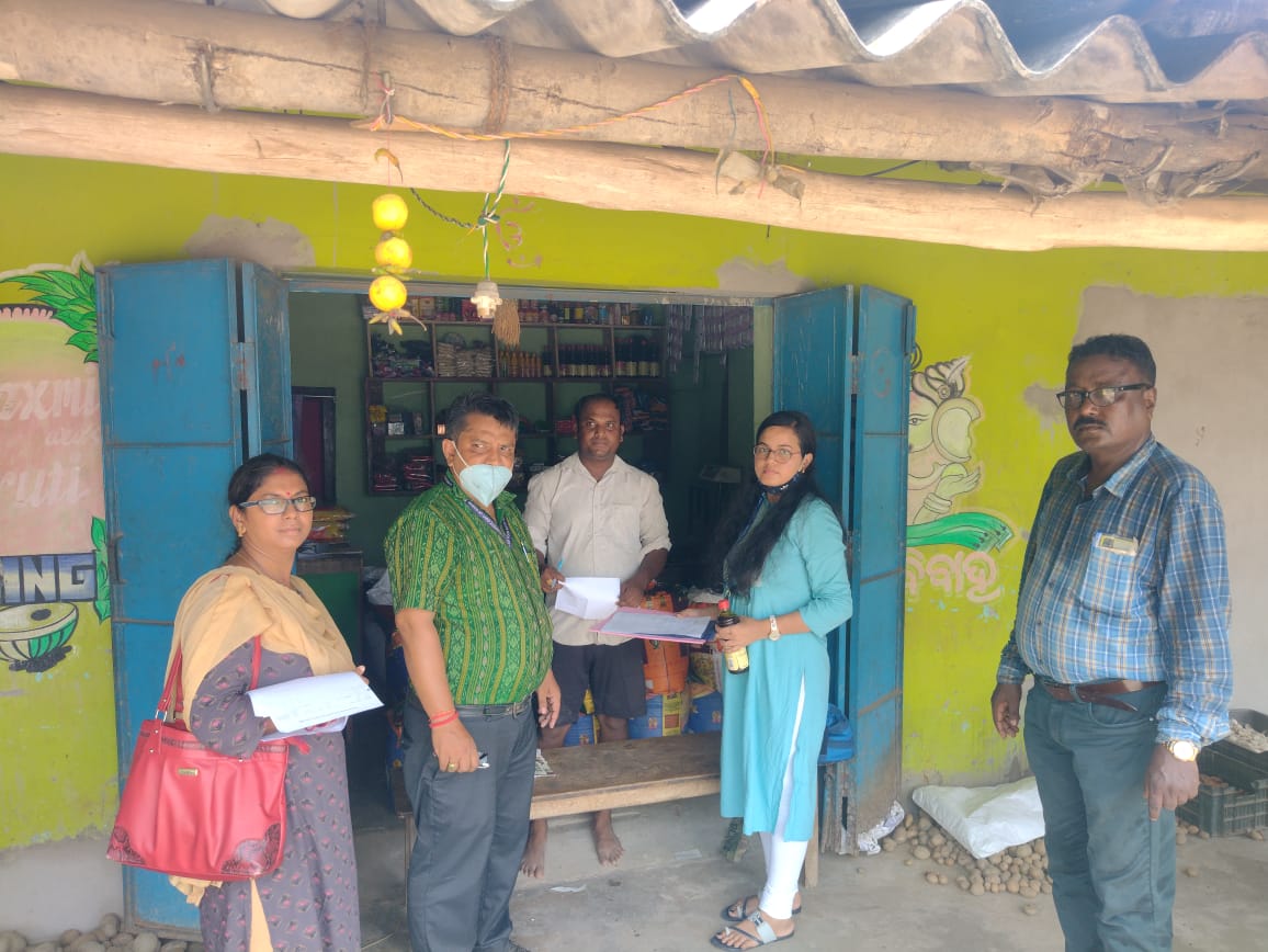 FS_Odisha's tweet photo. Surveillance campaign on Adulteration of Edible Oils Drive for a period of two weeks from 1st August 2022 to 14th August 2022.
Edible Oil Surveillance sampling at Sub division Athgarh district Cuttack. #FSSAI #Cuttack # Food Safety #AGMARK #OTV #Odisha https://t.co/L0egRQTee0
