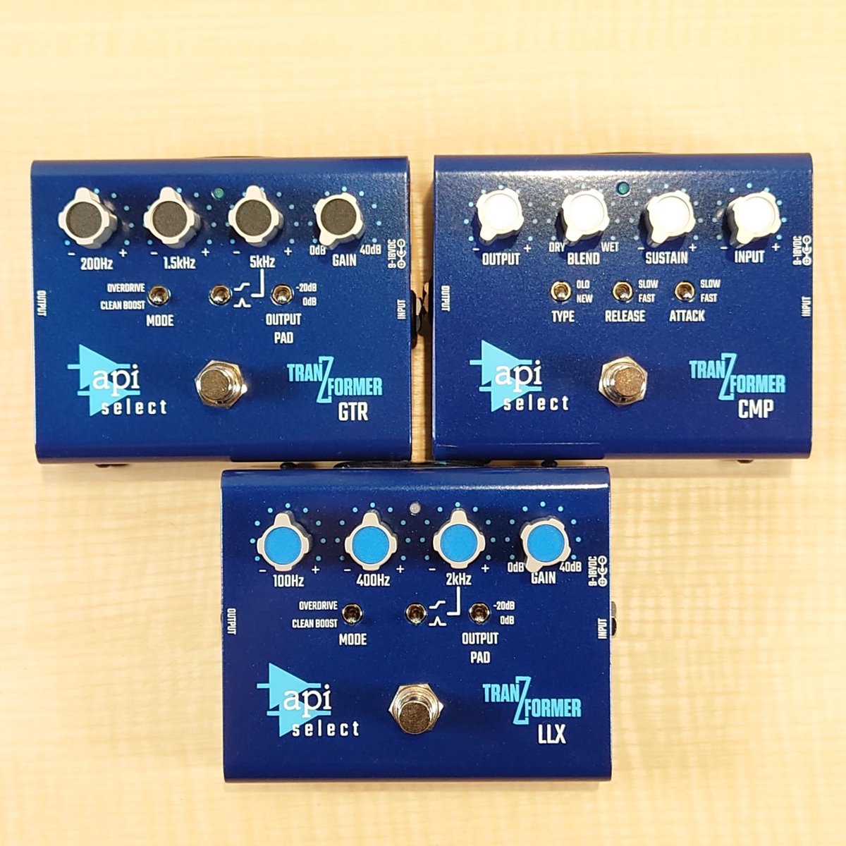 shima_nagoya's tweet photo. 【☆新製品入荷情報☆】
TranZformer LLXが入荷したことにより
api3兄弟が店頭に揃いました!
レコーディングなどで音質にこだわるギタリスト、ベーシストのあなたに是非お勧めしたい逸品です。
#api
#TranZformer https://t.co/BJlHWDm1Ii