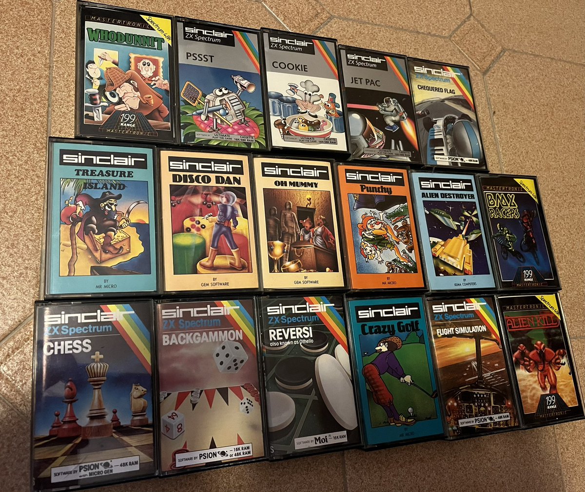 fcpignatale's tweet photo. @AstroAndersJ Things keep popping out the box 😁#spectrum #sinclair #games #RETROGAMING #Original https://t.co/rF1xmboB2v