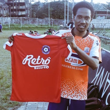entebberafc's tweet photo. π΅π΄
Jersey connect πΊπ¬ X πΉπΏ @azamfc
#ERAFC #Bakakole #JerseyConnect #UgandaTanzania #ERAFCMedia
πΈ : Ariga M Jamal.
Powered by Retro Records. https://t.co/DIL1VEBPiN