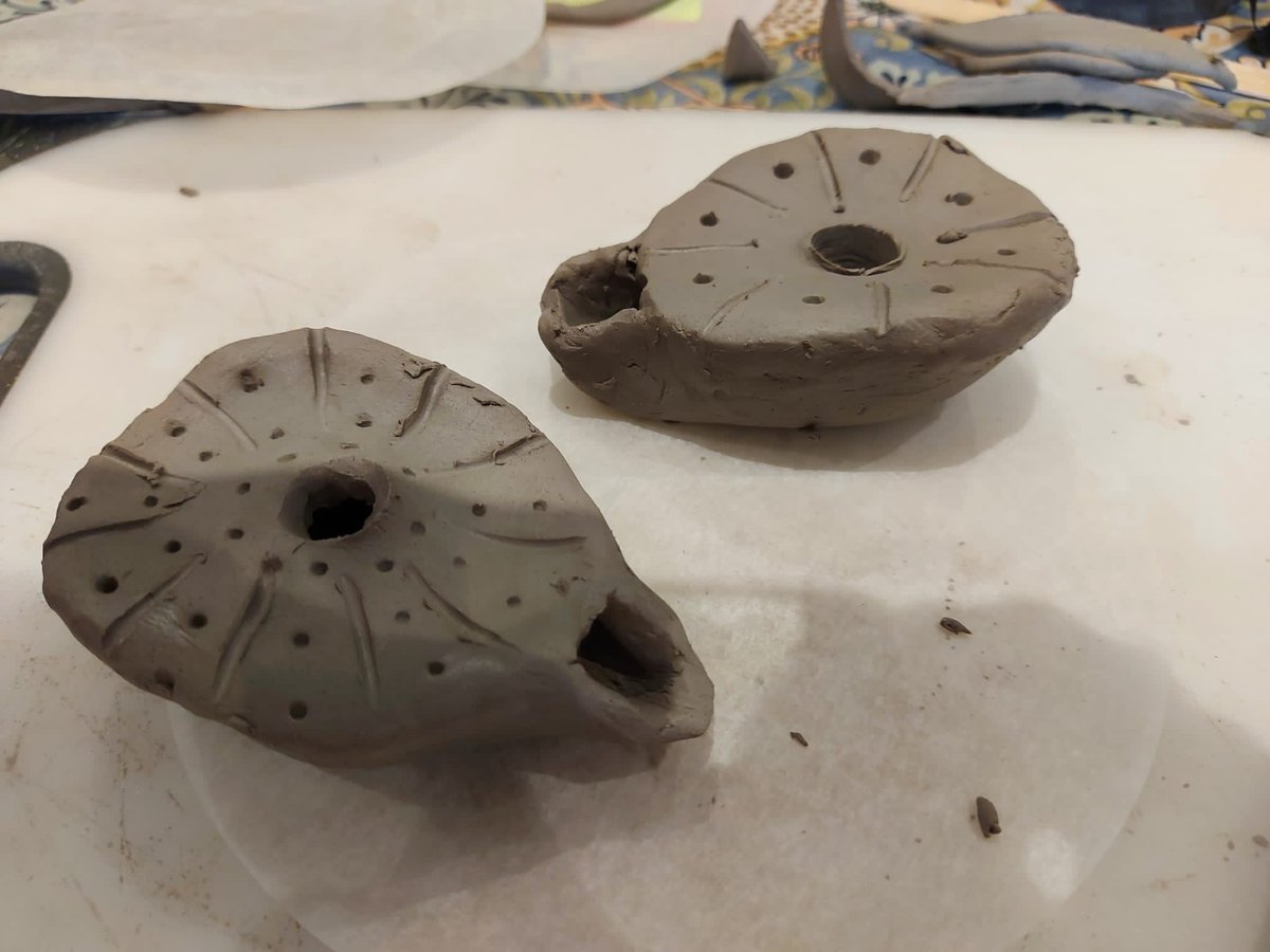 Come to the Bath House Wednesday 3rd August at 1.30pm to get creative with clay! We have already had a go at making a Roman oil lamp. What would you like to make??
We look forward to seeing you!
millgreenmuseum.co.uk/roman-baths/ev…