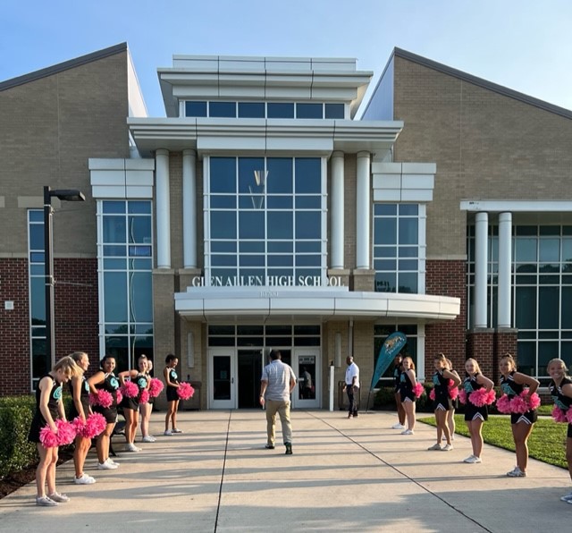 battelleforkids's tweet photo. This morning, we are honored to be @HenricoSchools helping to kick off #BacktoSchool2022 with HOPE! https://t.co/VkpPbaU7l8