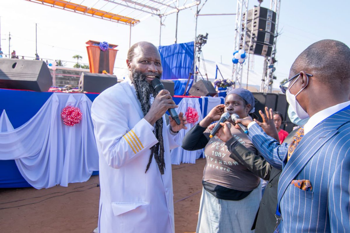 ACTRghteousness's tweet photo. Shocking wonders of our time. The Bible repeat of Act 5:15  As a result, people brought the sick into the streets and laid them on beds and mats so that at least Peter's shadow might fall on some of them as he passed by. #TheMaputoMission https://t.co/Myn4ceVcuB
