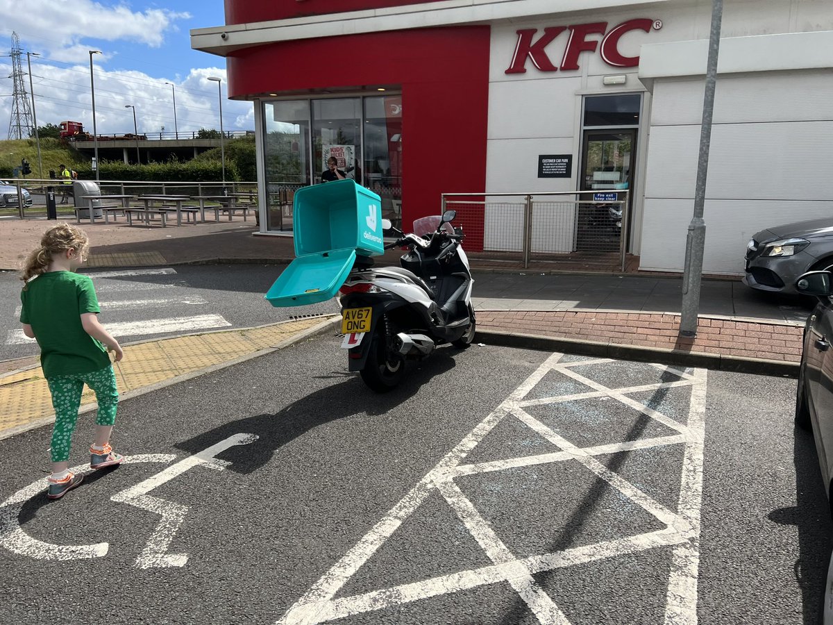 david_mccallum's tweet photo. @Deliveroo nice of your driver to block the disabled bay. Quite tricky to park an accessible van for my child. Also having to cross a car park in a low chair! https://t.co/rB6cuKqtTh