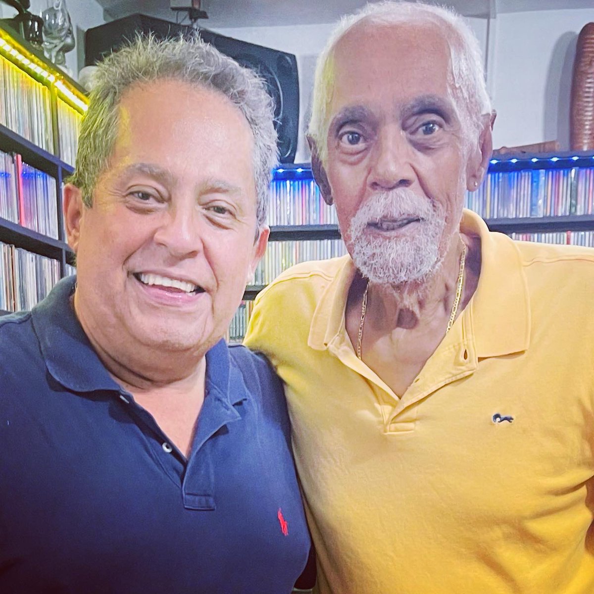 LebronHermanos's tweet photo. Agradecemos a nuestro amigo y periodista colombiano @oscarjaimecardo por su entrevista para el Periódico @QhuboCali, así como para Planeta Salsa. It was great! https://t.co/QkK9xqN740