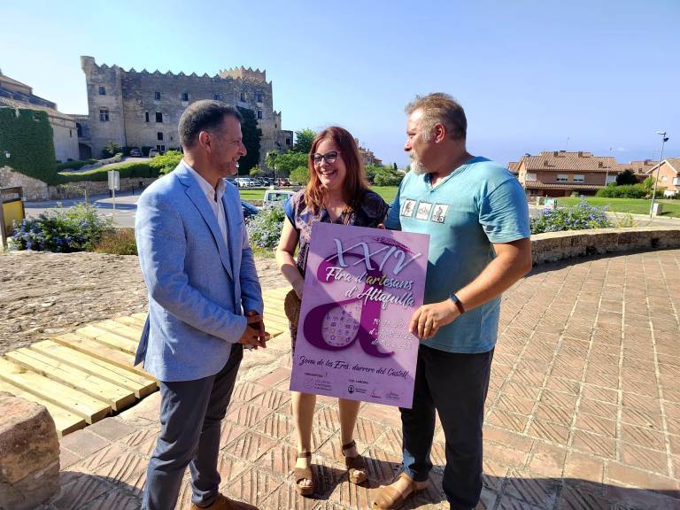 ajAltafulla's tweet photo. Altafulla reprèn el format prepandèmia de la Fira d’Artesans, del 18 al 21 d’agost, amb un total de 120 parades

El certamen recupera el múscul del 2019 amb la zona d’artesania infantil, jocs artesanals, rondallaires, demostracions d’oficis antics... 

 https://t.co/01PGZDidWK https://t.co/jR3HB7aEnx