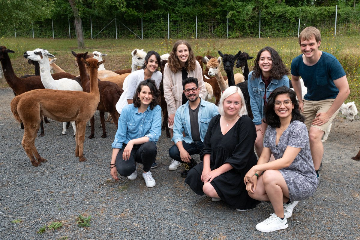 Say "alpacaaaa"! 📸 A group picture to remind you to register to the conference thirdinfinity.mpg.de/and. Some of the awards include a visit to feed the alpacas, so make sure to send your abstract 🦙! The deadline for abstract submission is extended to September 2nd 😉