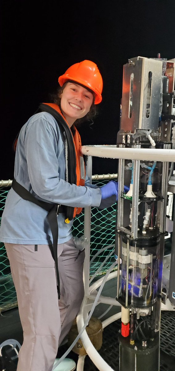 samengst's tweet image. Late night #eDNA collections on the NOAA Ship Bell M. Shimada 🧬🐟