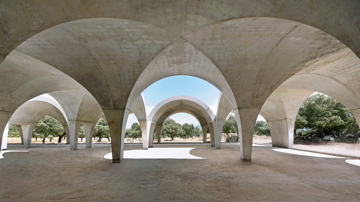 Rafael de La-Hoz. Observatorio de fauna (Los Pedroches, Córdoba, 2013)

#unedificioaldia 133