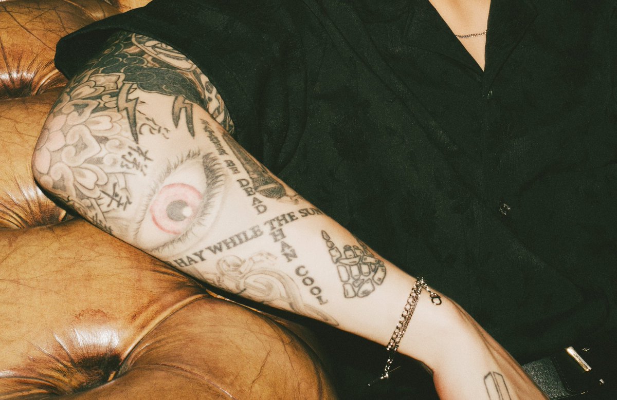 James_Alter1's tweet photo. jungkook’s body art is beautiful. https://t.co/00R1A5bMT5