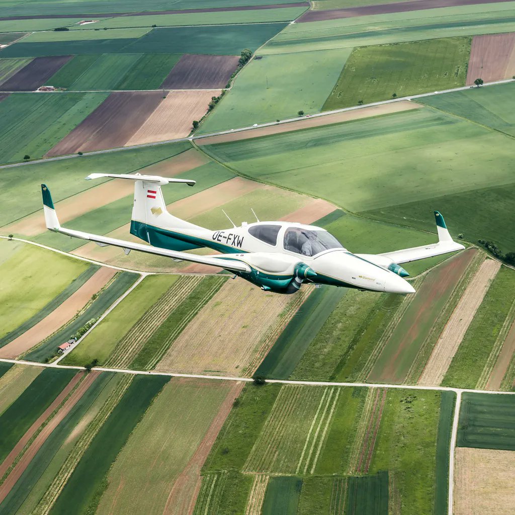 Shades of Green 😉💚 #WeFlyDiamondAircraft