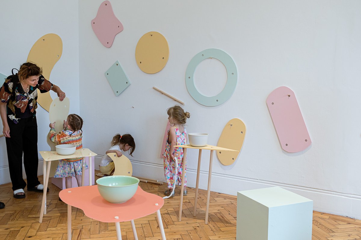 Camden Art Centre (@camdenartcentre) on Twitter photo Our current exhibition, 'Recipe for a Table', invites visitors to make and create their own artworks using pieces from the exhibition.
In partnership with <a href="/THEActionSpace/">ActionSpace</a>
Book your free timed ticket:
camdenartcentre.org/whats-on/sen-e…
Photos: <a href="/hydardewachi/">Hydar Dewachi</a> Our current exhibition, 'Recipe for a Table', invites visitors to make and create their own artworks using pieces from the exhibition.
In partnership with <a href="/THEActionSpace/">ActionSpace</a>
Book your free timed ticket:
camdenartcentre.org/whats-on/sen-e…
Photos: <a href="/hydardewachi/">Hydar Dewachi</a>