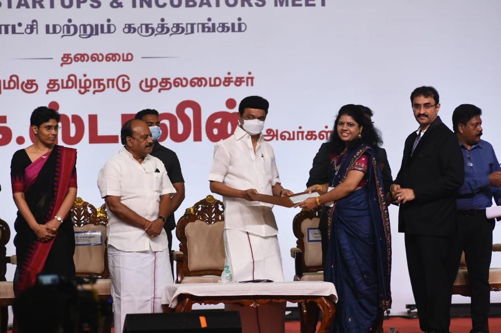 slashdr's tweet photo. Our founders receiving ₹10 lakh cash award for winners of #TANSEED Cohort 3 from The Honourable Chief Minister @mkstalin at the #TamilNadu Startups &amp; Incubators Meet today at the Chennai Trade Centre. #StartupTN #Healthcare #HealthIT #DigitalHealth #DigitalIndia https://t.co/XQRa6CD8Td