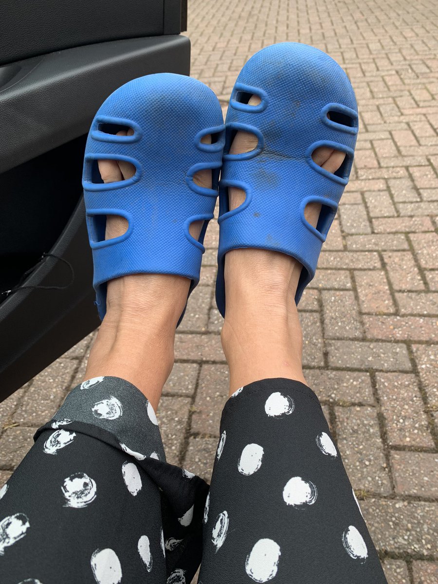 KerryScientific's tweet photo. You know it’s been a long week when you head out to a customer visit with these on your feet!!! 🤦🏼‍♀️ #lifeofatechrep #epicfail https://t.co/xqhZqBiSwH
