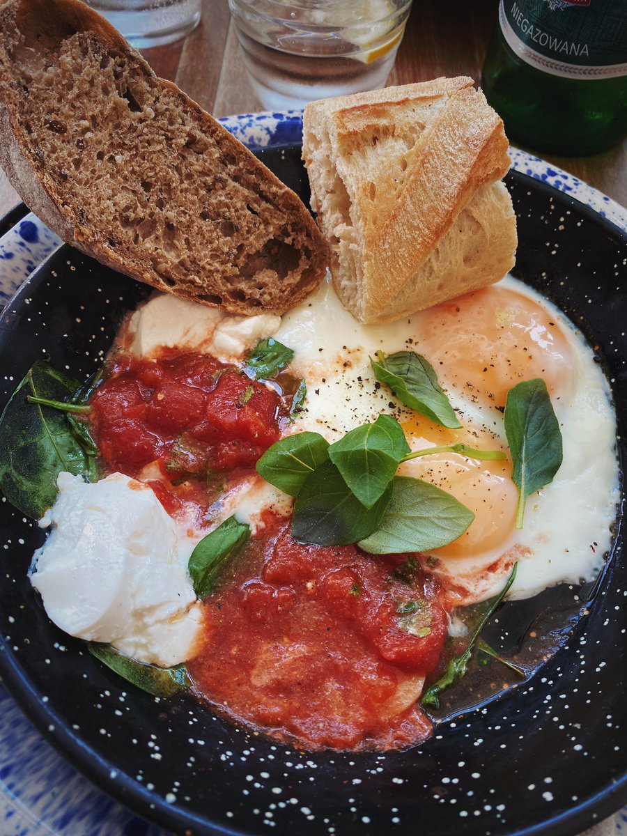 Yerbearserker's tweet photo. GM from a baked eggs with chèvre bfast in #Warsaw this morning.
& fresh bread…
No #regrats https://t.co/hUznRjXMiE