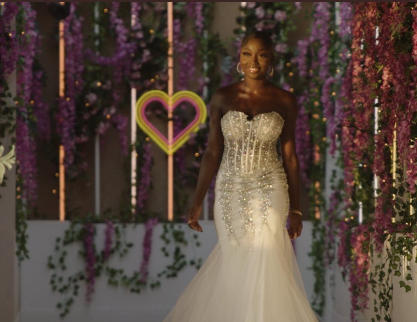 Lesi24251971's tweet photo. The final girls all left a mark on the show and made history.
1.Ekin su ...well just being Ekin su is Iconic.
2. Indiyah the first black girl to live her best life on the show
3. Tasha First deaf contestant with the biggest comeback
4. Gemma..well she left with luca
#LoveIsland https://t.co/UUQ47sZ4AD