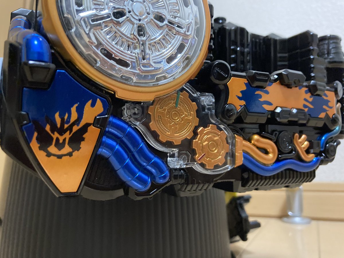 ビルドドライバーを仮面ライダークローズ風に塗装しました！ハンドルの