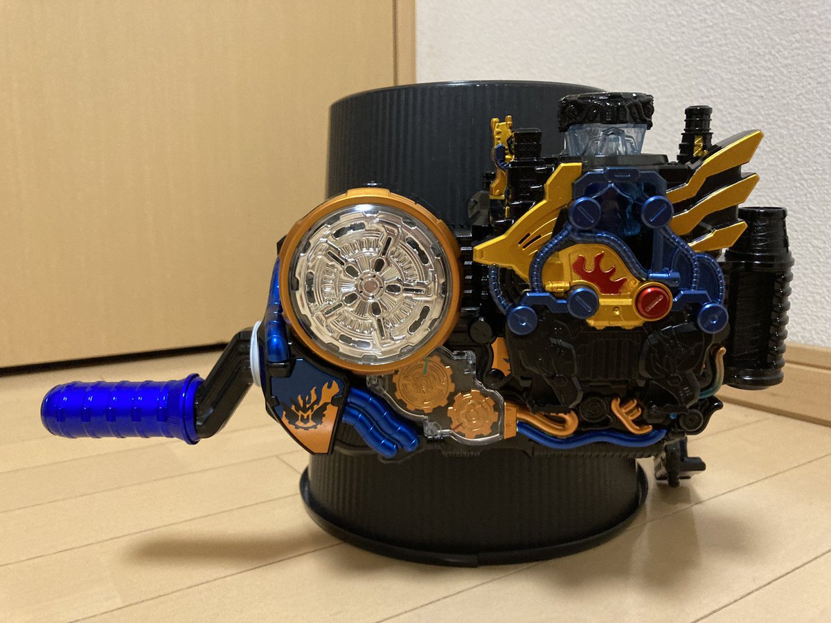 ビルドドライバーを仮面ライダークローズ風に塗装しました！ハンドルの