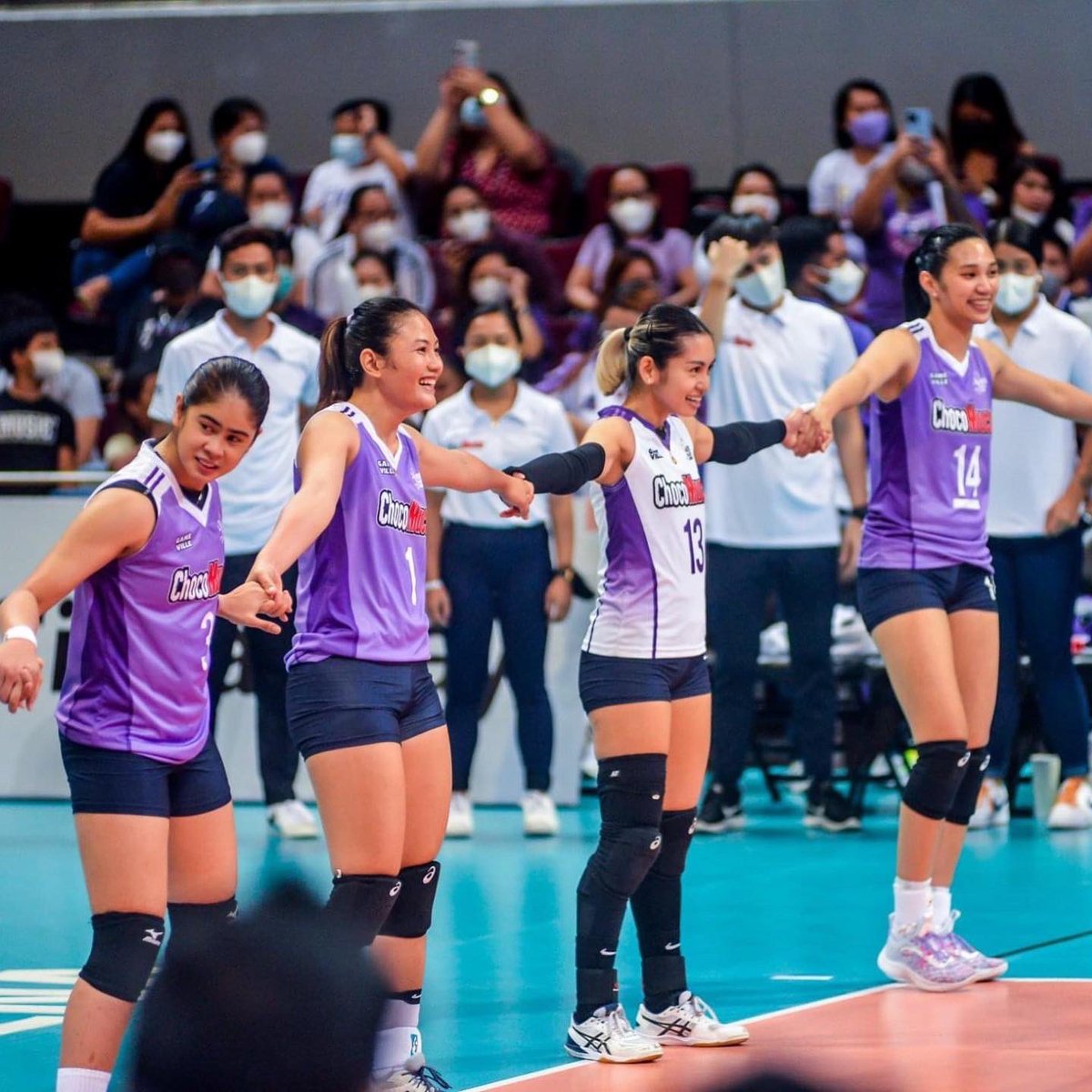 Happy Birthday Kapitana <a href="/_beadel/">Bea de Leon</a> 💜💜  #chocomuchoflyingtitans #ChocoMucho