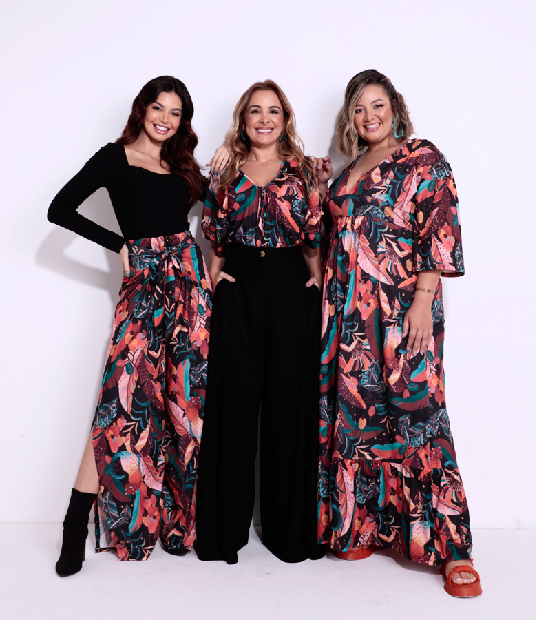 posthaus's tweet image. Deixa apresentar pra vocês as minhas meninas, com #lookposthaus do P ao SEU TAMANHO. 😎👯‍♀️

Blusa preta 🔎6547566
Calça: 3500751
Body: 3500716
Calça pantalona: 6562539
Vestido:  3500722