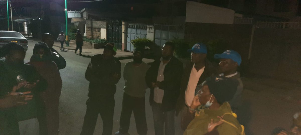 HonAwili's tweet photo. Yesternight meeting the south lands estate association to discuss matters affecting them and a working relationship
#VoteBlue
#Inawezekana https://t.co/RdpVclwhx0
