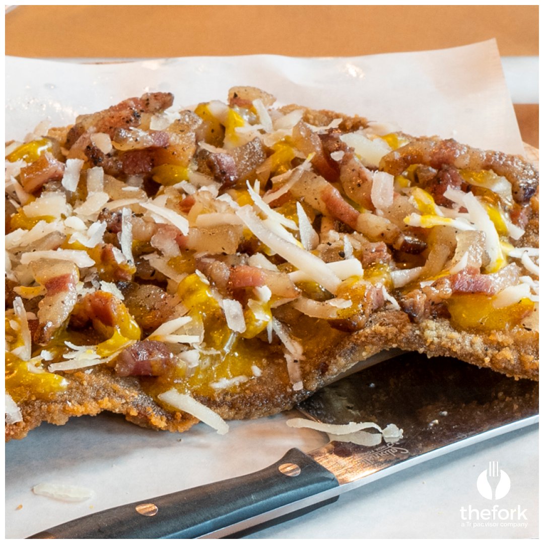 📍Renatino a tutta ciccia, #Torino
Immagine non adatta ai deboli di cuore 🚨 
Se siete a Torino non potete non provare la Carbocotoletta di Renatino: una cotoletta con sopra mozzarella, carbocrema, guanciale, pepe e pecorino 🤤 bit.ly/3zuAolQ
