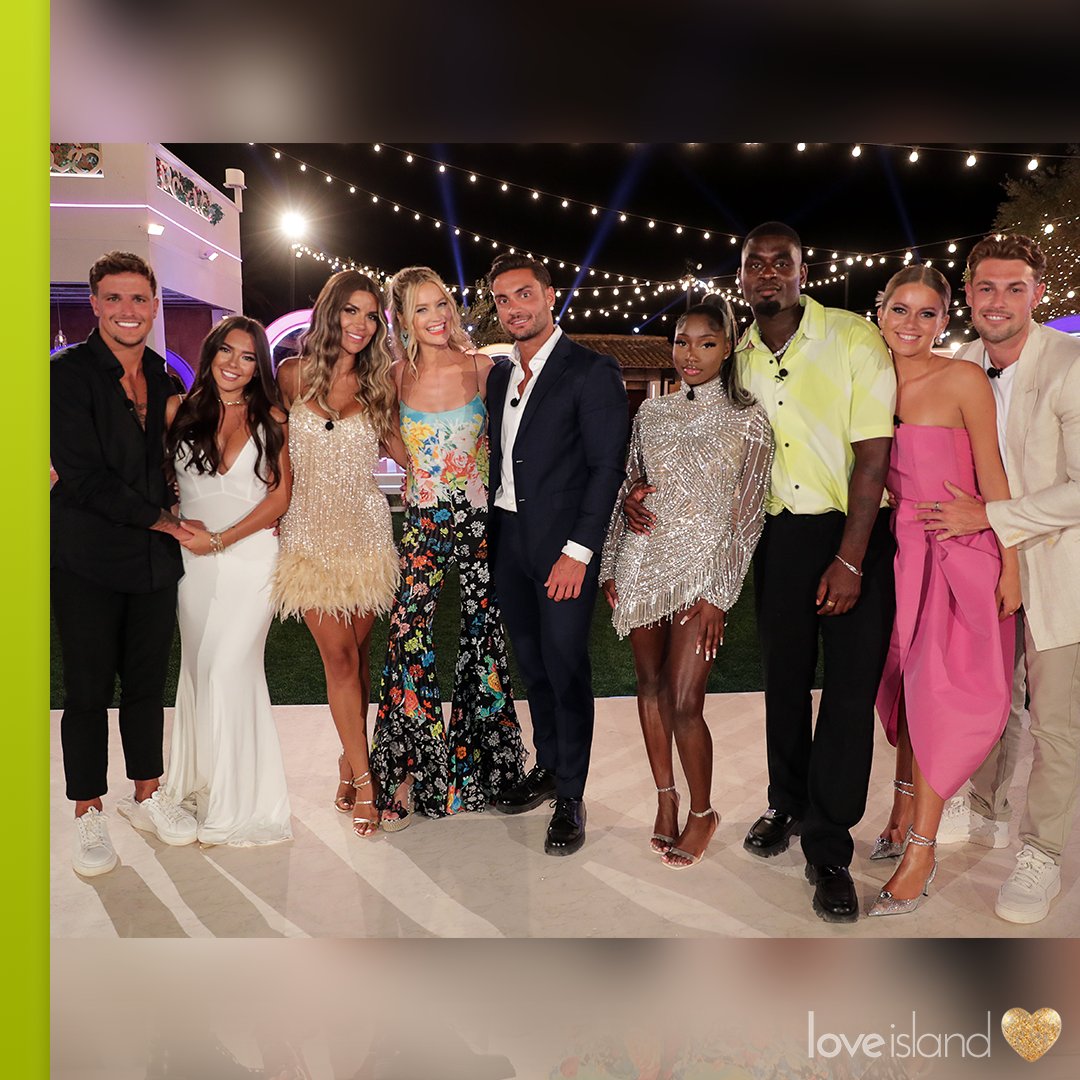 LoveIsland's tweet photo. 💖 About last night 💖 #LoveIsland https://t.co/I9nwMO01oc