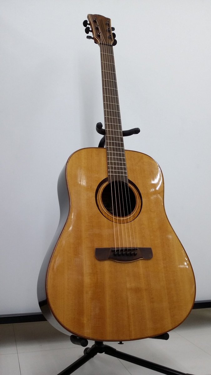 hohigashikurume's tweet photo. スペインのギター知っていますか?
Merida Extremaのギターが入荷しました。
音がきらびやかで軽めのぎらぎらしたサウンドです。
いいですねえ。
#meridaextrema #スペイン製 #スペインギター #アコースティックギター #ハードオフ東久留米店 https://t.co/YCCt5mFEtU