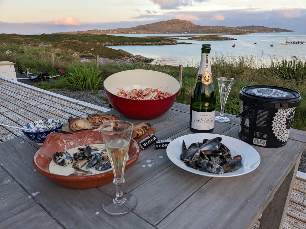 Outer #Hebrides, langoustine, mussels, a touch of #blackthorn and @PolRogerEpernay just bliss… thank you for the pic, lovely friend. Wish we’d been there too #scottish #seasalt #salt #sustainable #natural #seatotable