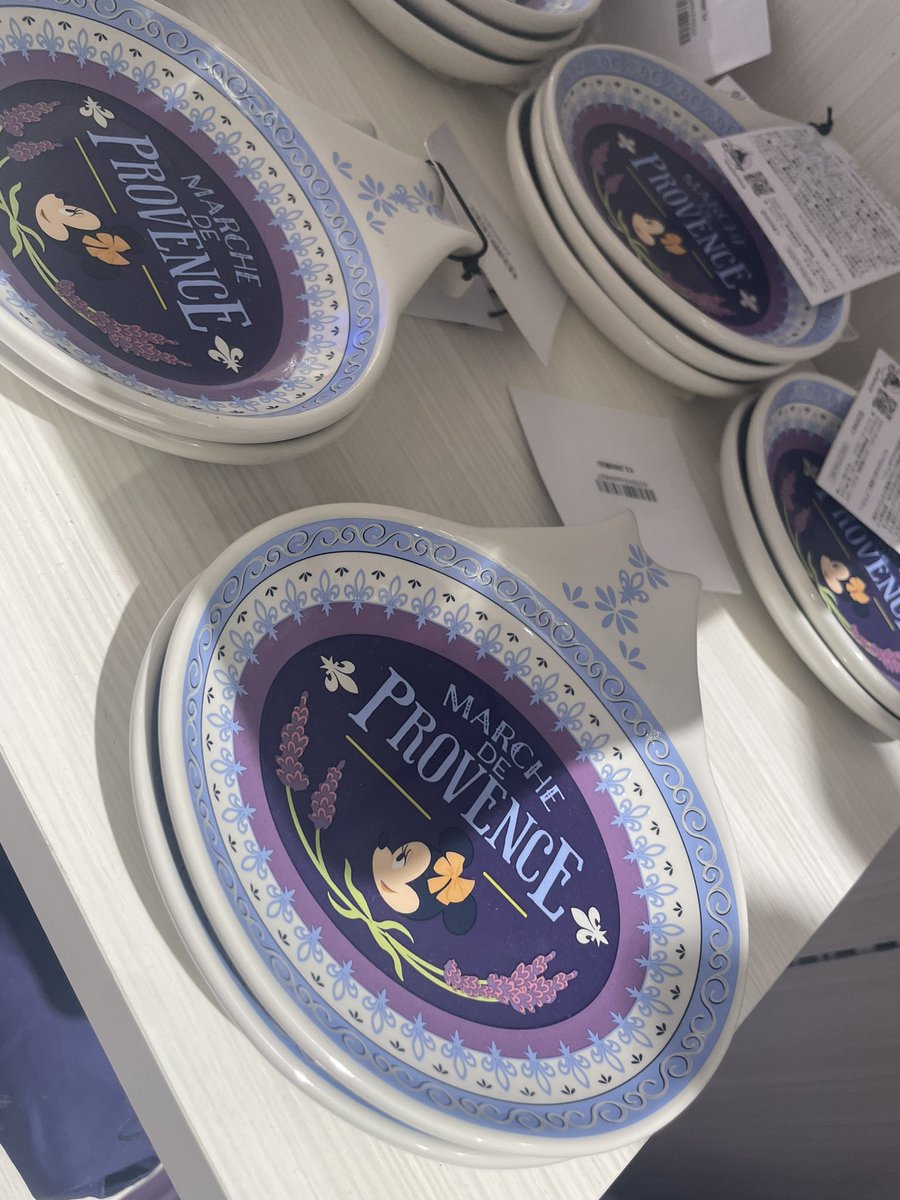 1901_walt_d's tweet photo. 話題になってるEpcotミニー。
ワンピ、スピジャも良かったし、画像2枚目のお玉専用の小皿が可愛すぎた。
WDW未発売みたいなので買った〜
(情報ありがとうございます🙇‍♀️)

#フラッグシップ東京
#flagshiptokyo https://t.co/qdWMtXiVHf