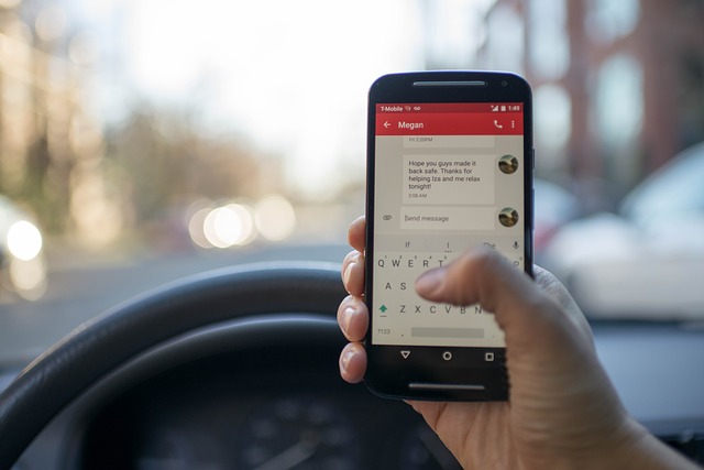 Interesting results🤔
👉 almost 50% of drivers believe it’s fine to use your mobile phone whilst driving
👉 while one in ten (11%) think it's acceptable to answer a video call 

What more can be done to stop mobile phone use behind the wheel?
Results: fleetnews.co.uk/news/car-indus…