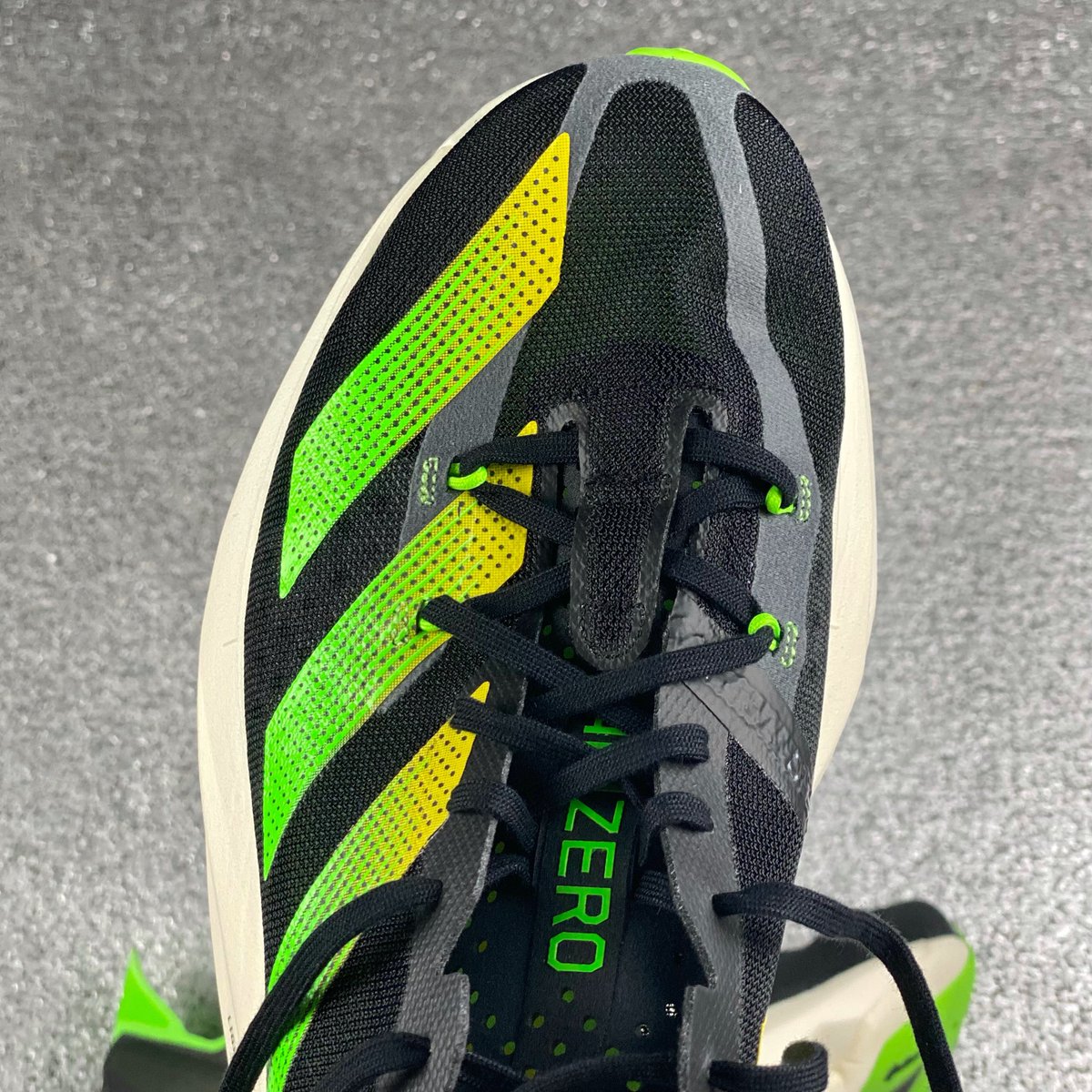 ADIDAS ADIZERO ADIOS PRO 3
__________________________________

Renovada la zapatilla más tecnológica de la marca alemana 🇩🇪
Dispuesta a romper todos los records.
Disponibles en tiendas BIKILA y tienda OnLine 🌐 bikila.com