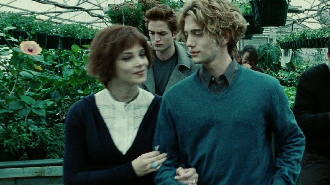 jasper giving alice a flower and edward brooding behind them is just so funny