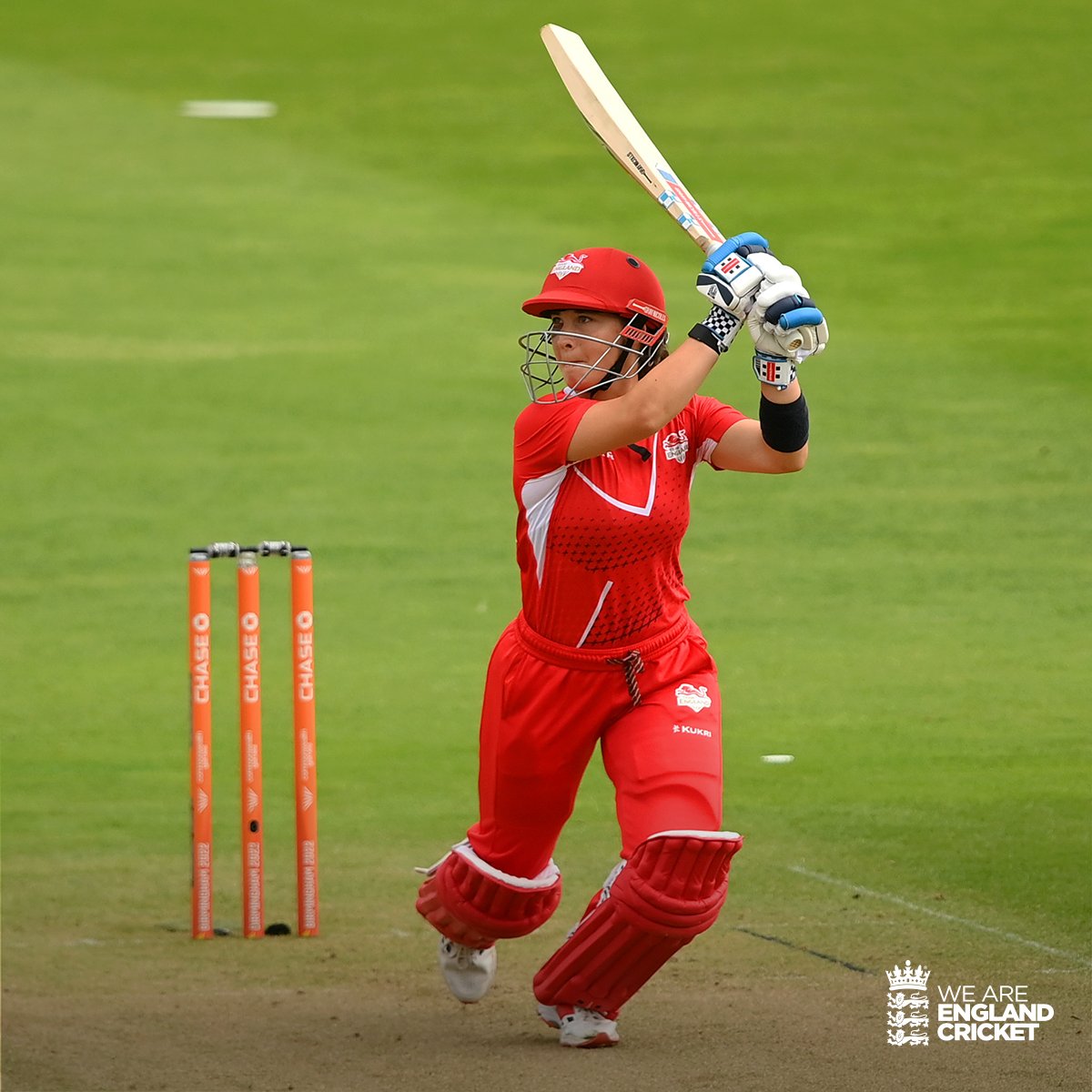 5️⃣ 0️⃣ for <a href="/AliceCapsey/">Alice Capsey</a>!

Scorecard: ms.spr.ly/6016jKbE2

#Birmingham2022 | #BringItHome