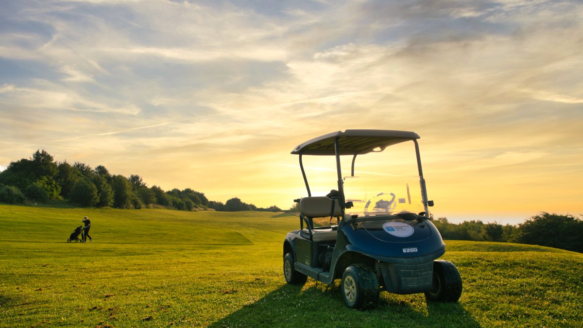 ChelsfieldLakes's tweet photo. Treat yourself to a twilight round!⬇️

https://t.co/ajO5BV9Si6 https://t.co/LfVQxneNzL