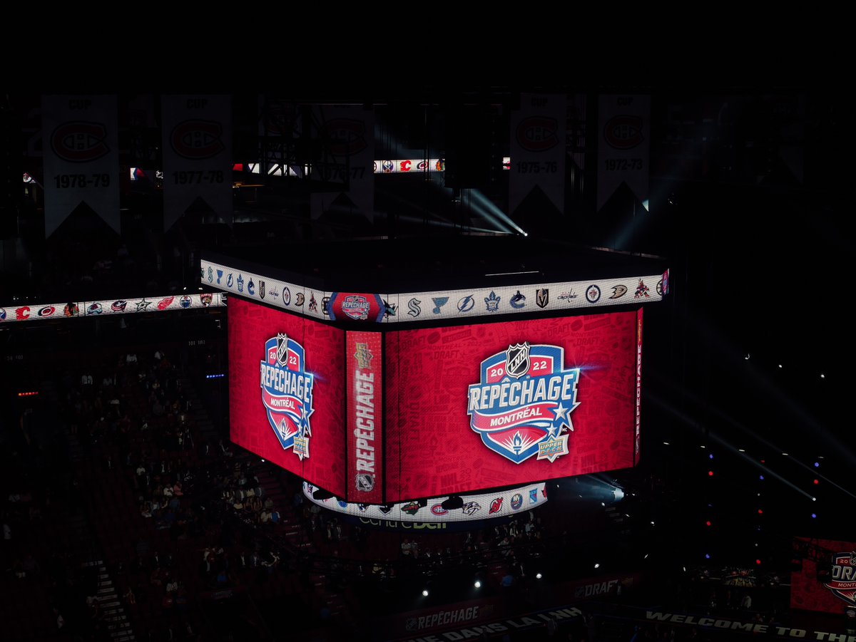 leorouet3's tweet photo. 🎙️ Step 8 - Retour au Centre Bell, cette fois-ci à l'intérieur, pour y vivre quelques heures de la #DraftNHL ! 👀 https://t.co/PMWawkEL3y