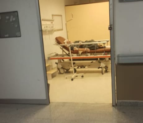 Van T Tipi Cezaevi’nde tutuklu bulunan yüzde 53 engelli 80 yaşındaki Makbule Özer, hastaneye kaldırıldı. Zulmün fotoğrafı...