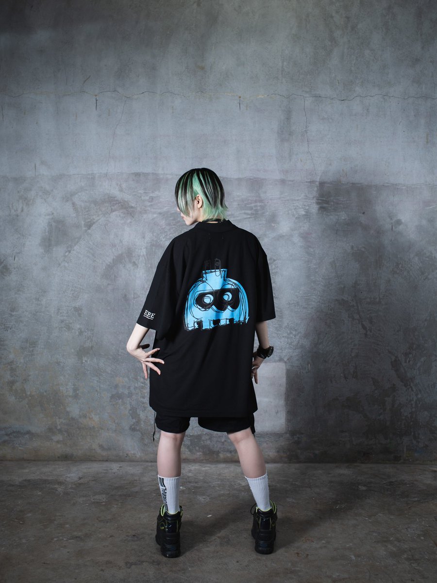 こちらモデルさせて頂いたしろせんせーのブランドさんで販売開始致し