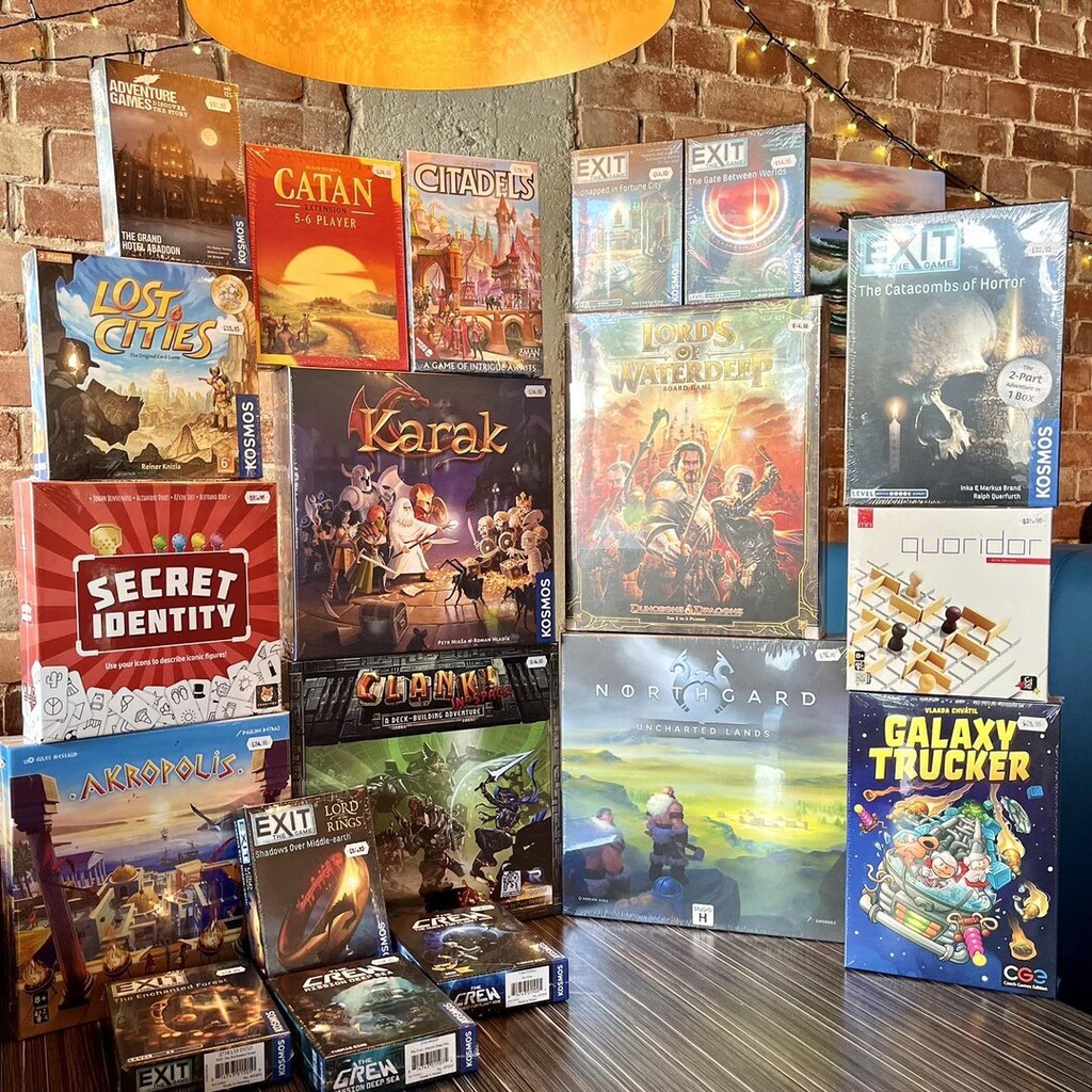 PlayAtBoard's tweet image. We’ve had a bunch of new games in this week! Including new Adventure and Exit Games including their brand new Exit Game set in the Lord of the Rings universe, Shadows over Middle Earth 😮🧙‍♂️🧝‍♂️🌋

We’ve also added to our retail area copies of the sought-… instagr.am/p/CgwTRMhI_Fa/