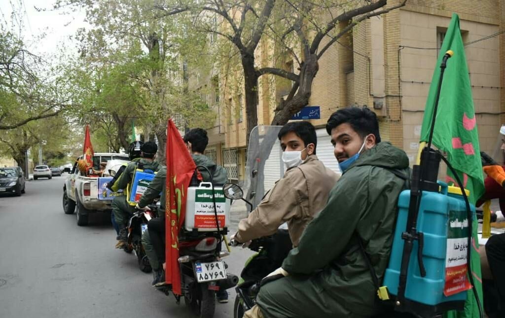 neda_andi's tweet photo. صف رزمنده های جنگ رو ندیدیم ولی صف گروه های جهادی روتادلتون بخواد دیدیم.
#روایت_جهاد https://t.co/JD3IVMxnRF
