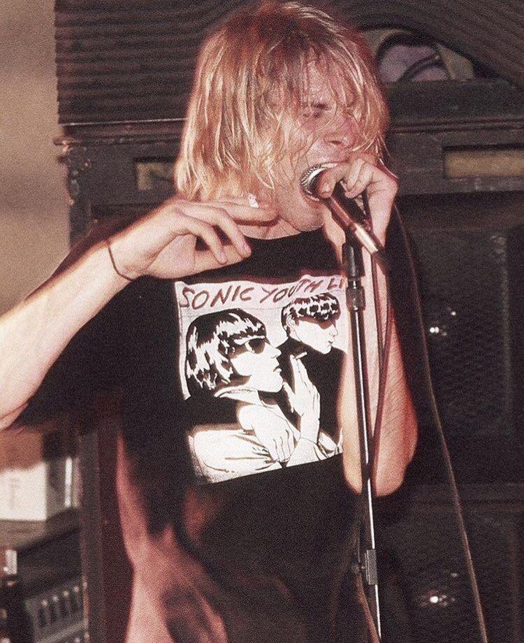 on Twitter: "Kurt Cobain wearing a Sonic Youth https://t.co/kU3uqkmxwT" /